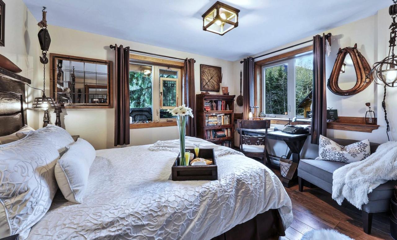 A Suite Retreat - Beyond Bed & Breakfast Sun Peaks Esterno foto